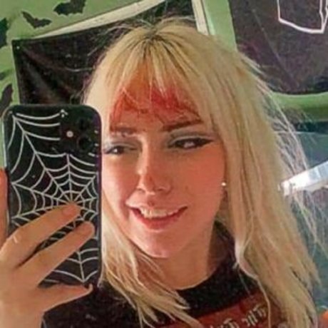 lvngdedgrl exclusive star pic