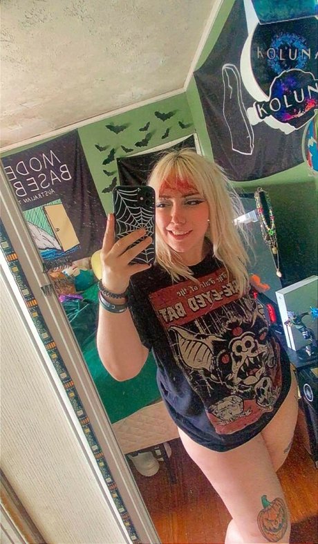 lvngdedgrl high quality model archive