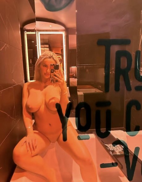 Vee Campbell xxx actress pictures