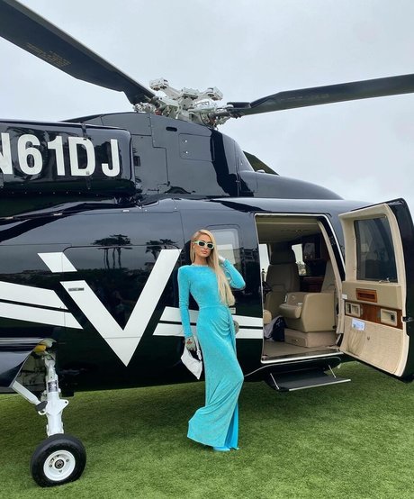 Paris Hilton Profile pic