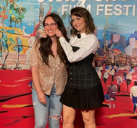 Milana Vayntrub high quality model img