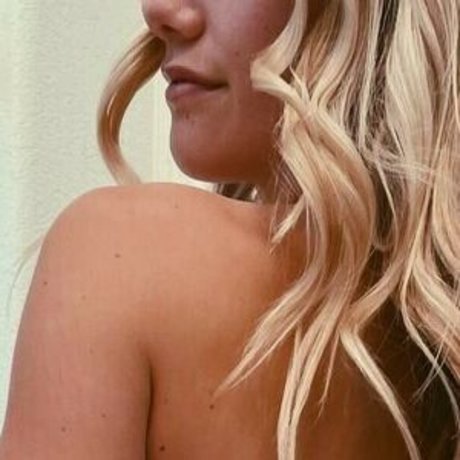 Mikaylaa y naked star picture