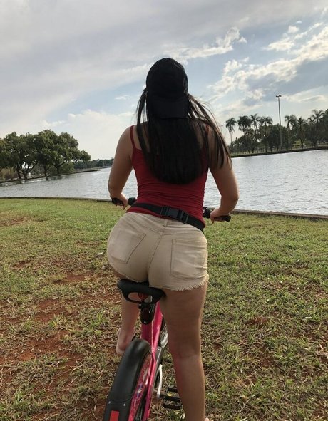 Lina Nakamura star art photo