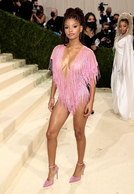 Halle Bailey hd model photo