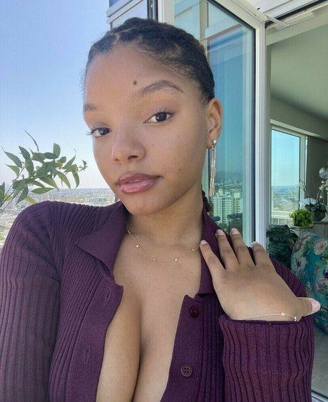 Halle Bailey free pornstar pic