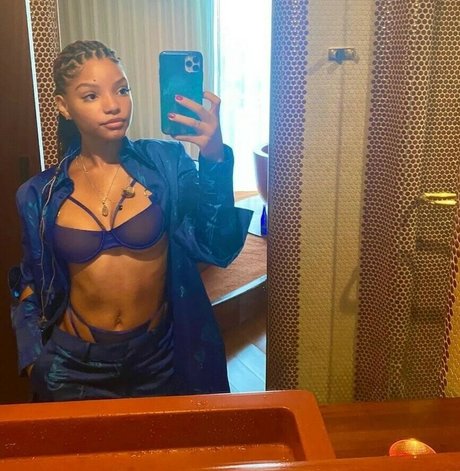 Halle Bailey star top photo