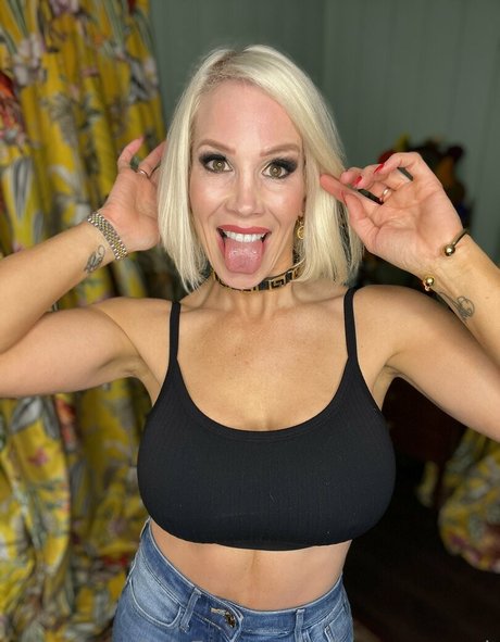 rebeccamoreuk model high quality pics