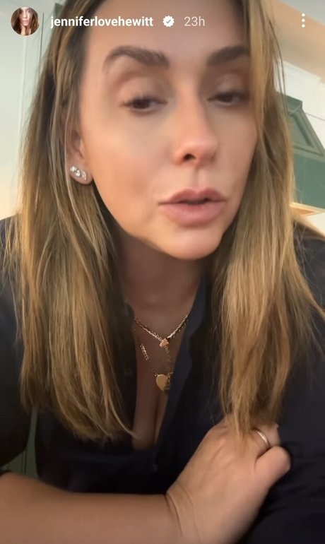 Jennifer Love Hewitt star nice pic