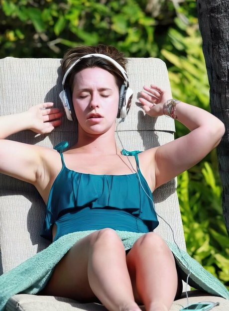 Jennifer Love Hewitt star best img