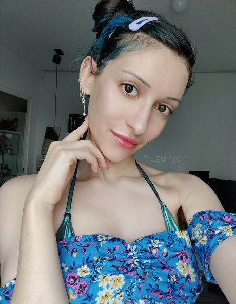 yuzupyon model exclusive archive