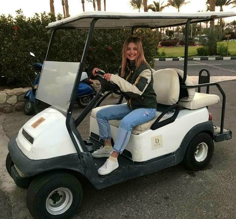 sandrateeny xxx actress galleries