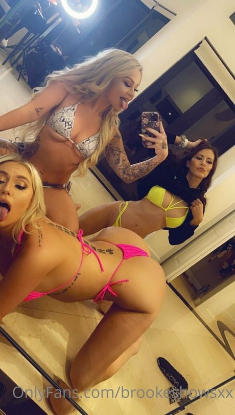 brookeshowsxx nude star picture