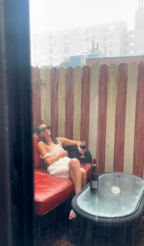 Chloe Bennet model porn pics