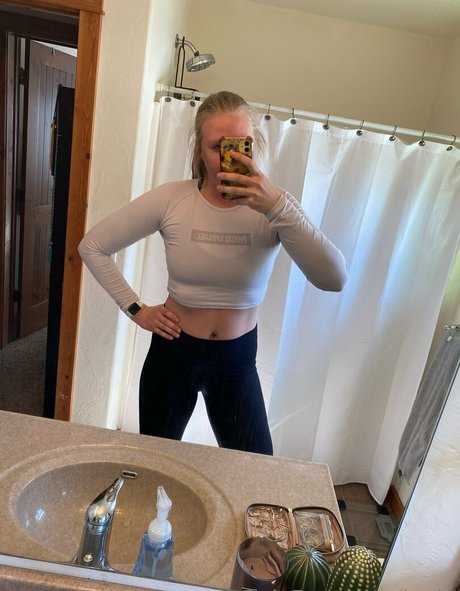 its kt exclusive pornstar picture