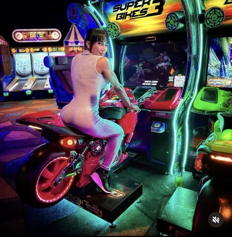 Tina Nguyen nice star galleries