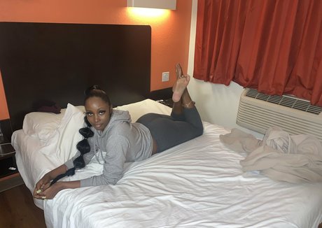 waveysolezz pornstar nudes picture