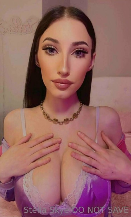 vipstellaskye nudes model image