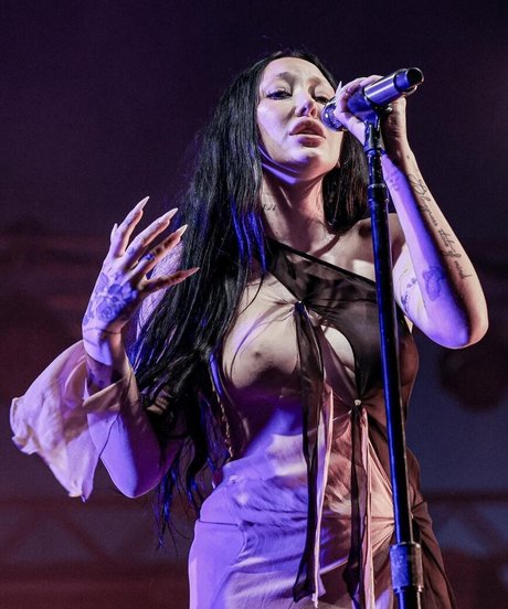 Noah Cyrus xxx star pic