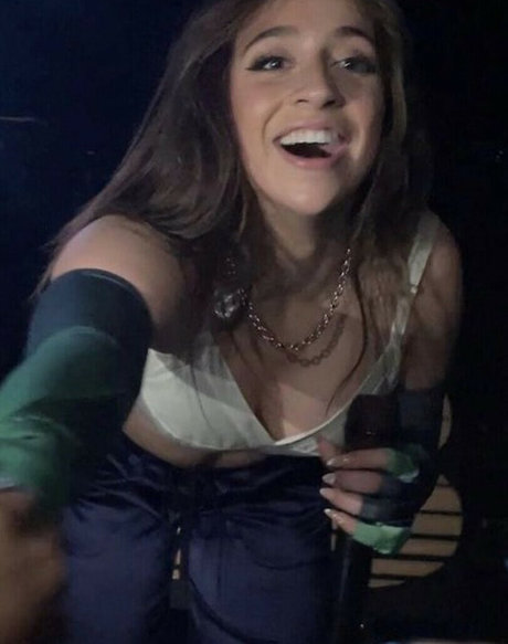 Tate McRae star pretty pictures