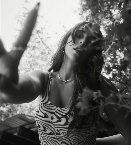 Tate McRae model sex pics