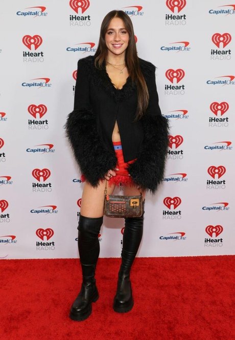 Tate McRae pornstar xxx gallery