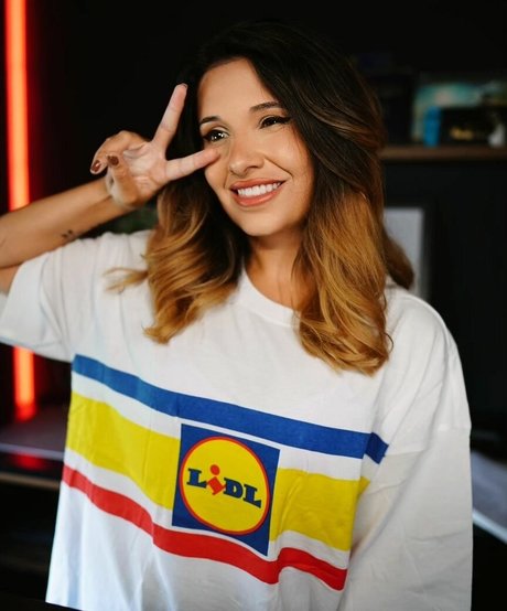 Cadaea pretty actress pics