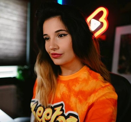 Cadaea pornographic star image