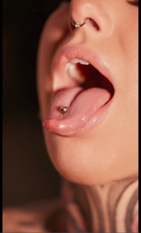 Alita Doses model art pic