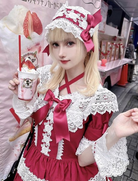 Akagikuro pretty actress photos