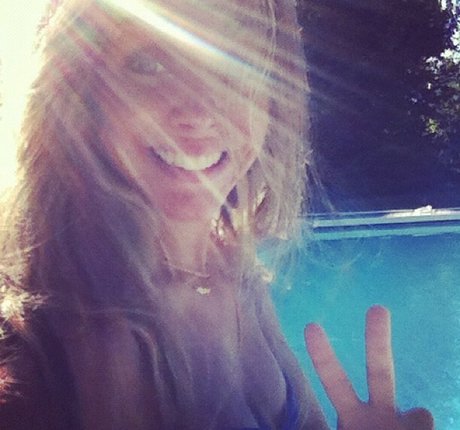 Alice Isaaz hot model picture