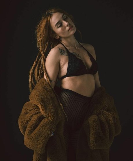 Eliza Grace hd pornstar pictures