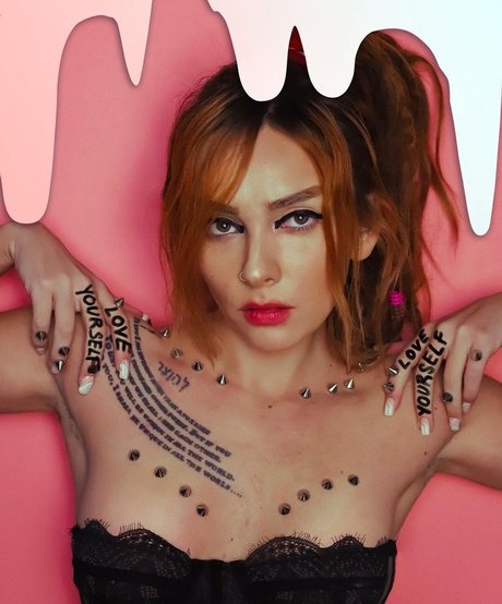 Eliza Grace model free photos