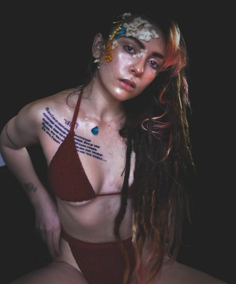 Eliza Grace exclusive star galleries