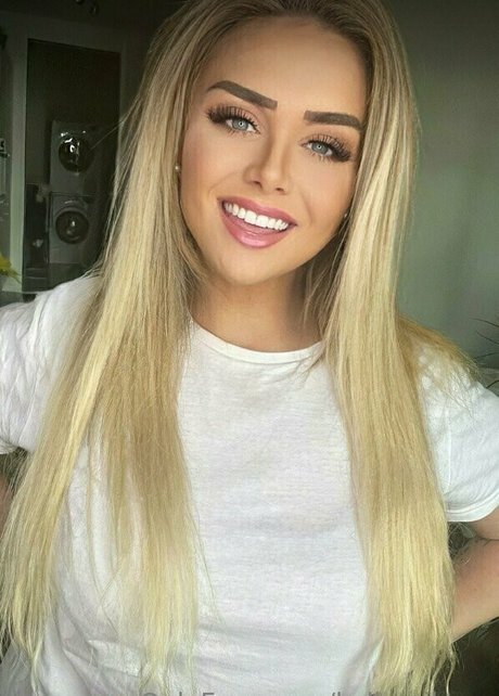 kellymilana star nudes pic