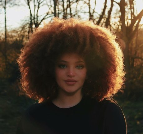 Nikkie Ginger nude model pics