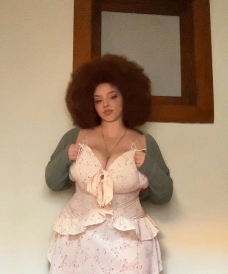 Nikkie Ginger Profile pic