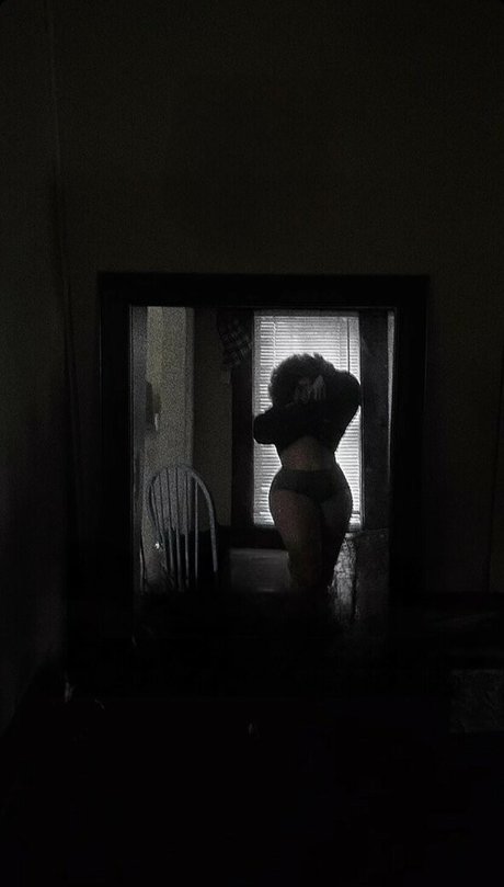 Nikkie Ginger art star pictures