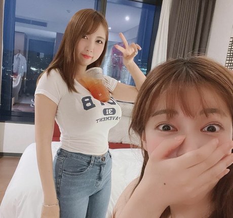 Velvet 7 model naked gallery