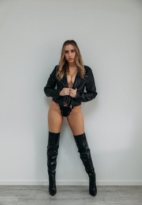 New Zealand Girls star beautiful picture