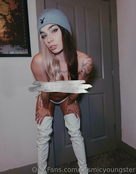 Cosmicyoungster hot pornstar picture