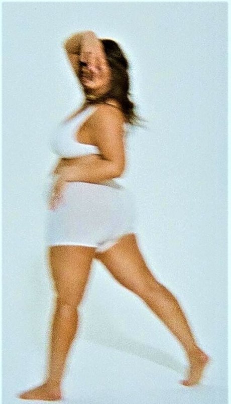 Ashley Graham sexy star image