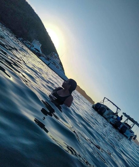 blonde cheerleader onlyfans art nude gallery