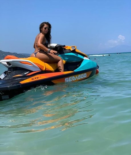 thick teen onlyfans nude pics