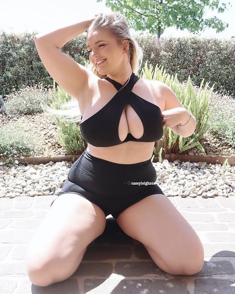 Casey Leigh model hd photos