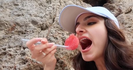 Ischtar Isik star nice pics