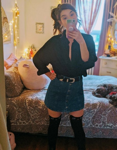 InvaderVie star naked image