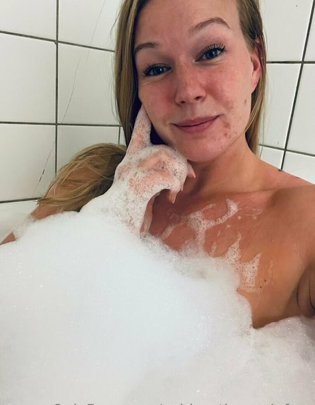 actress onlyfans exclusive image