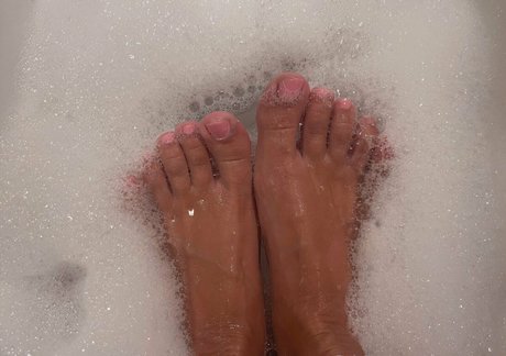 raerichards nudes actress archive