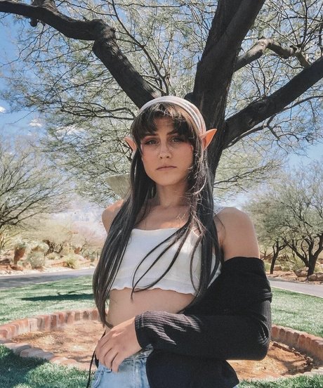 emmayearose hot model images