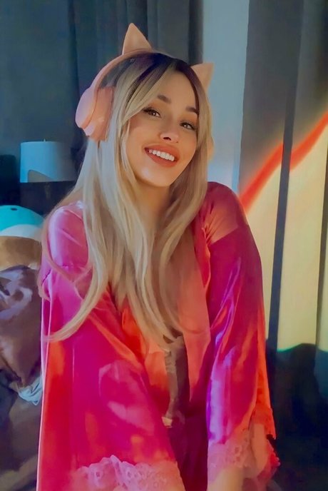 kittytheasmrqueen erotic pornstar picture